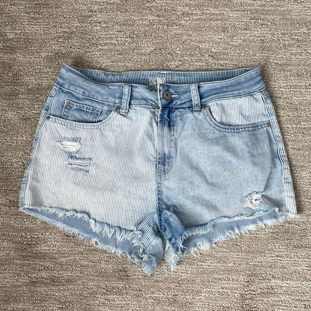 Two tone denim shorts. Size 9